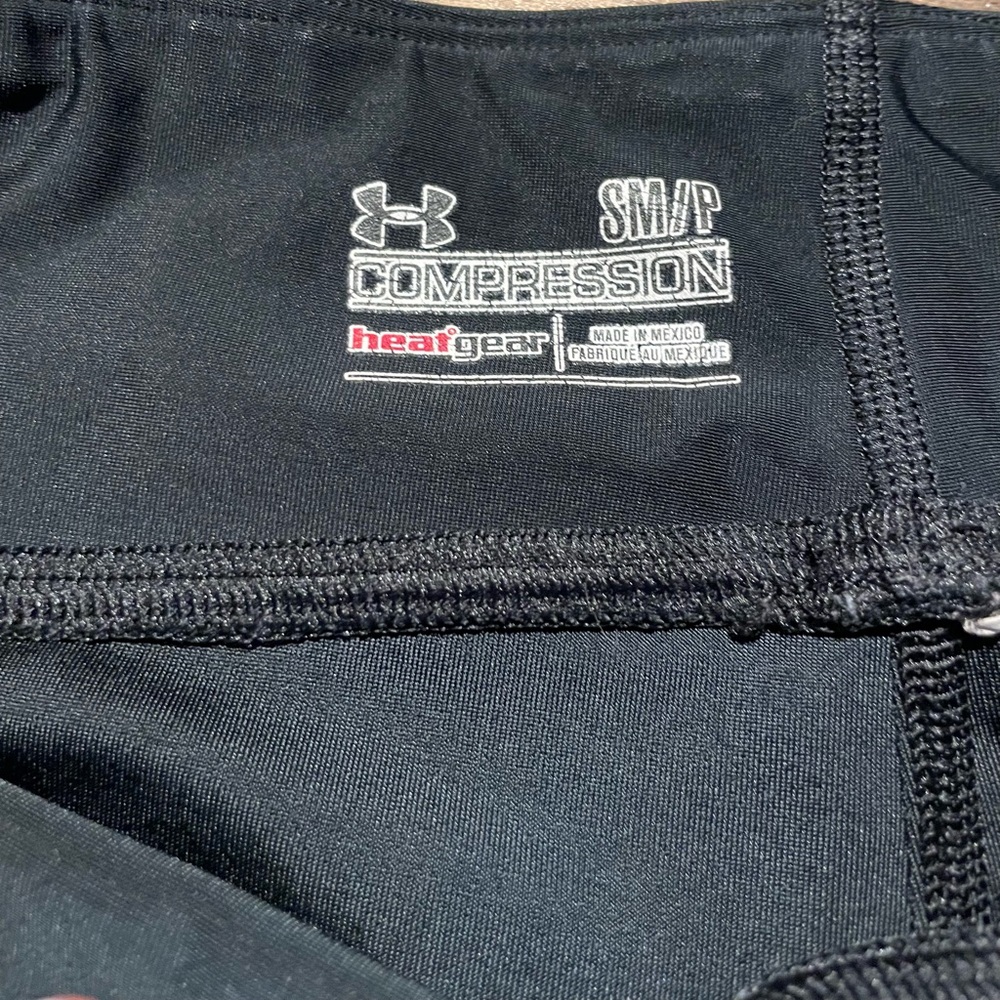 Under Armour Compression Capris - Picture 4 of 4